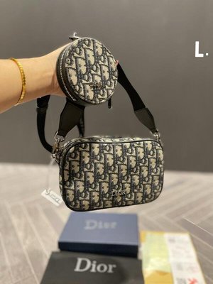Jisoo代購 Dior Homme系列相機包 帆布緹花字母單肩包 實用高級男式斜挎包