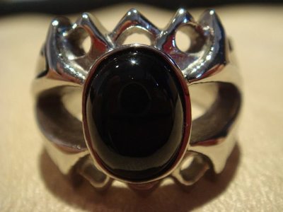 全新從未用過的天然黑瑪瑙造型鋼戒指，低價起標無底價！本商品免運費！