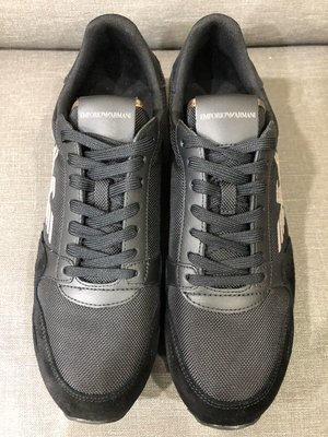全新EMPORIO ARMANI黑底金老鷹球鞋8號（結束營業。開倉甩賣）