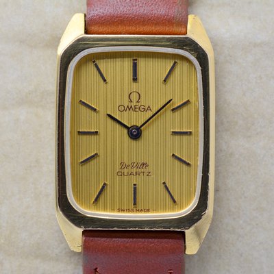 《寶萊精品》Omega 歐米茄金黃方長型石英女子錶