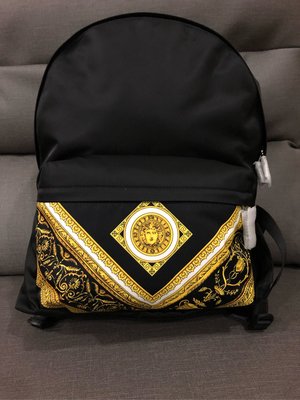 全新VERSACE黑色飾金色巴洛克圖騰後背包（結束營業。開倉甩賣）