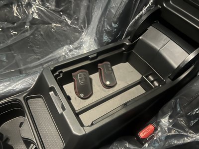 威德汽車精品 本田 HONDA 23 CRV6 六代 6代  專用 扶手置物盒 零錢盒 + 鑰匙皮套 台灣製造 中央扶手