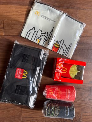 日本麥當勞福袋 2022 X Manhattan Portage 福袋 保冷袋 薯條燈 小包包 紅 黑 隨行杯