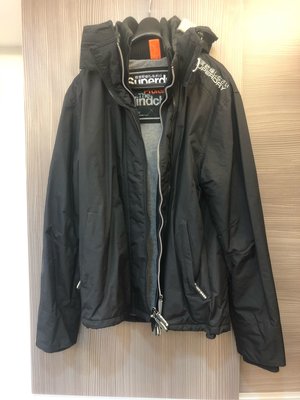 Superdry 經典款防風夾克外套 黑底灰字 size L