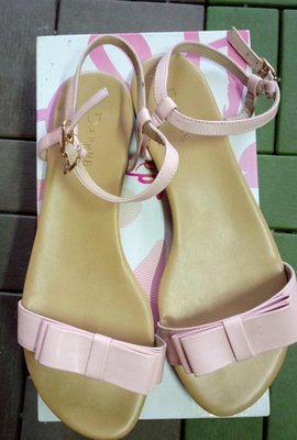 Daphne 粉色蝴蝶結平底涼鞋