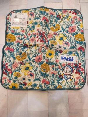 《Amy’s shop》日本直購~LIBERTY＆哆啦A夢超可愛的綠色花花圖案純棉小毛巾感手帕