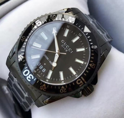 GUCCI Dive 黑色面錶盤 黑色不鏽鋼錶帶 石英 男士手錶 YA136205 潛水錶