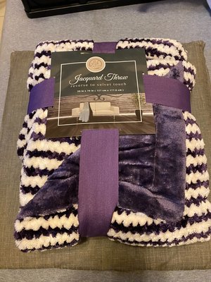 Costco 好市多 Life Comfort 毛毯/隨意毯 紫色款  (127*177.8cm)   特價:500元