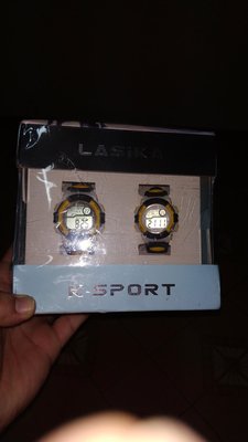 LASIKA手錶 數字式防水夜光電子錶黄色