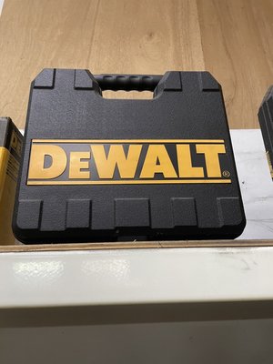 美國DEWALT 得偉 衝擊式起子機/電鑽 DCF815D2 10.8V  工具箱