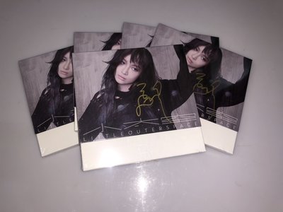 首批簽名版 現貨 Faye 詹雯婷 小太空CD+歌本 全新正品 計銷量
