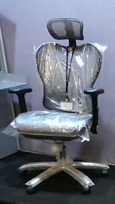 亞毅灰色辦公椅電腦椅 設計師高級主管椅網椅人體工學辦公椅 另外有售人造石檯面  不鏽鋼檯面