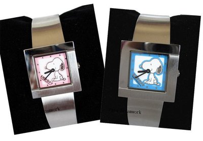 【卡漫迷】 六折 出清 史奴比 方鏡 手錶 二款選一 ㊣版 史努比 女錶 手鍊 方形 Snoopy 不鏽鋼 手環式