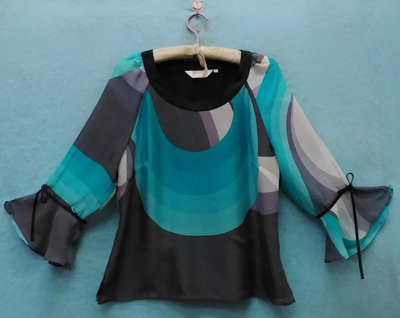全新專櫃品牌 GIORGIO SEDRA 漂亮藍色蠶絲雪紡印花上衣 100%真絲silk L號