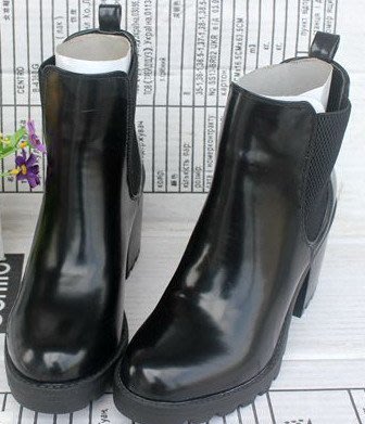 香港outlet代購 歐洲品牌 女靴 短靴 裸靴 馬丁靴 機車靴 高跟鞋 軍靴 皮靴 牛仔靴F21的風格