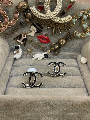 CHANEL 香奈兒 經典 黑色珐瑯 花紋 基本款 雙C 造型 耳環