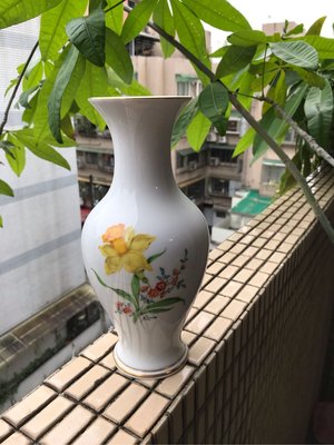 Meissen 德國 麥森 一級品 大花瓶 愛買家族 花卉系列 黃色蘭花23.5 美人肩造型