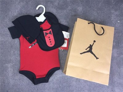 美國NBA麥可喬丹 JORDAN 婴兒爬服 黑人熊猫同款 衣服帽子圍兜兜三件套裝 禮盒款式 正版