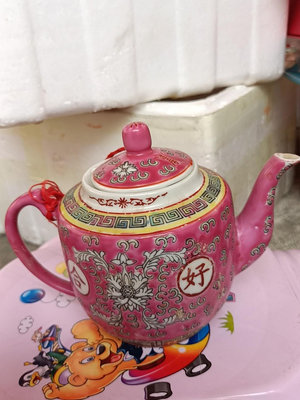 百年好合粉彩茶壺由圖