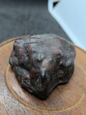 【二手】橄欖球粒隕石 橄欖石鐵隕石 石鐵隕石原石 隕石把件 微磁 天959【古玩天下】