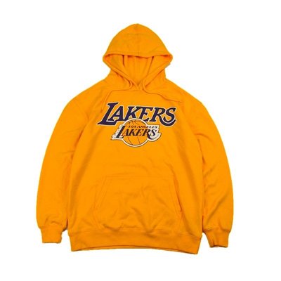 Cover Taiwan 官方直營 NBA Lakers 湖人隊 嘻哈 長袖 帽T 帽Tee 情侶裝 黃色 (預購)