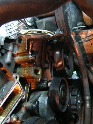 歐日汽車《 M112 V6 M113 V8引擎機油芯座及冷卻器 漏油處理》S320 E240 E320 C240