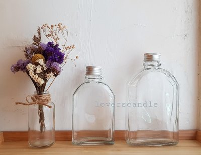 浮游花瓶，不凋花瓶，圓肩永生花瓶 玻璃瓶，酒瓶，扁酒瓶-200cc(右邊的)