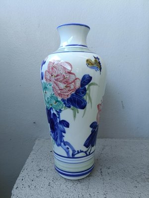 早期景德鎮手繪，春菊紋彩瓶。