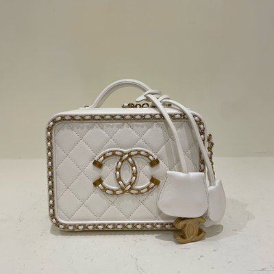 Chanel Vanity Case 化妝箱包 小款 菱格紋 小羊皮 金釦 白色《精品女王全新&amp;二手》