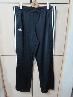 衣市藍~adidas 運動長褲 (XL~褲管有拉鍊~黑~) (211026)