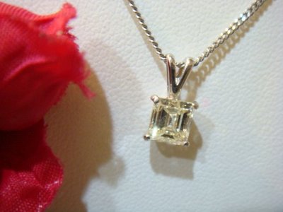 低價出售單顆主鑽1.076克拉鑽石純白金墜 項鍊