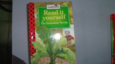 【媽咪二手書】Read it yourself The Enormous Turnip 英文童書  512