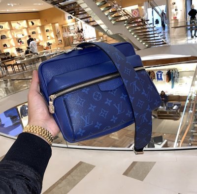 【COCO 精品專賣】Louis Vuitton M30233 outdoor messenger 斜背包 閃電藍 現貨