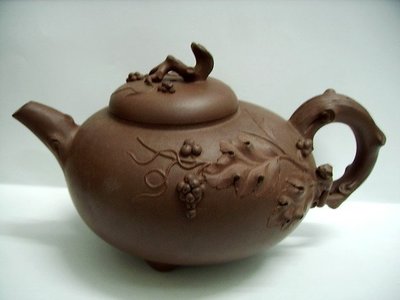 (百寶屋)中國工藝美術大師季益順~~大品松鼠葡萄壺~~歡迎有興趣的壺友討論喔
