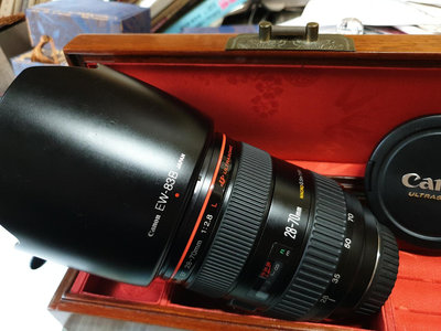 Canon EF 28-70mm F2.8 L USM 大三元標準變焦鏡皇“含鉛鏡頭”（附原廠EW-83B遮光罩）