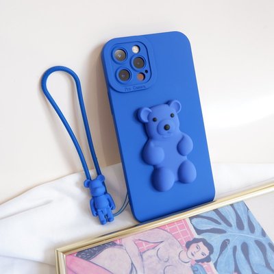 克莱因蓝色立体小熊短绳适用iphone12/13proMax手机壳X苹果11软XR