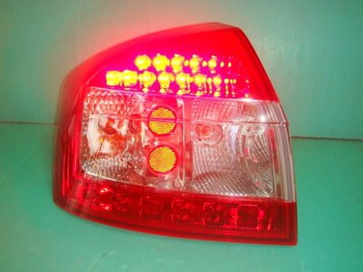 小傑車燈家族☆全新外銷版AUDI A4-01年8E紅白晶鑽LED尾燈限量特價