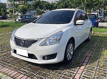 📌認證中古車📌Nissan Tiida 5D 2014白