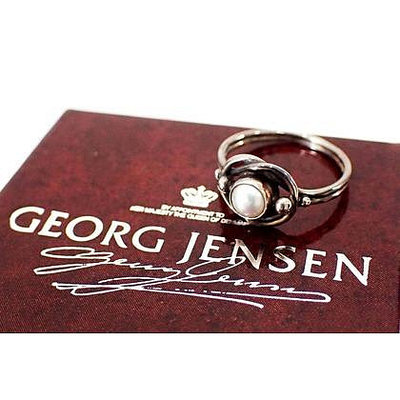 絕版收藏喬治傑生編號5號古典戒指GEROG JENSEN GJ#5，銀石,月光石,珍珠,戒圍直徑1.8公分左右附原盒