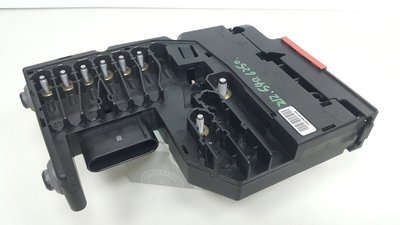 W212 S212 09- F32 保險絲盒 蓄電池 電瓶控制器 發電機 安全氣囊用 (賓士原廠貨)2125406250