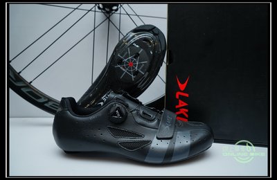 【online bike】線上單車 免運 LAKE CX218 寬楦 碳底 卡鞋 黑 送人身部品專用清潔劑 免運費