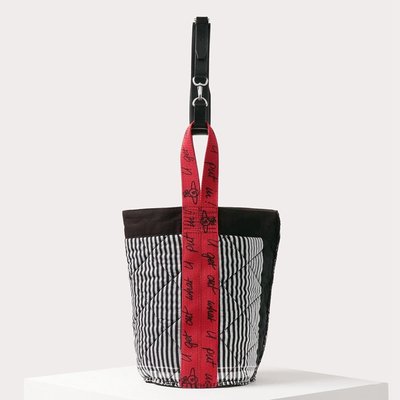 ❤奢品匯正品代購❤香港Vivienne Westwood西太后土星包撞色條紋皮帶扣水桶包