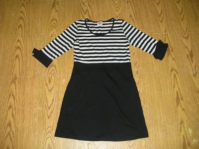 韓國黑白線條七分袖洋裝