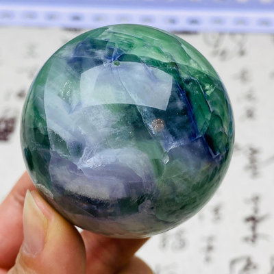 B496天然綠螢石水晶球擺件綠色水晶原石打磨屬木客廳辦公家居 水晶 原石 把件【玲瓏軒】