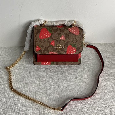 【九妹精品】COACH CH521 新款女士小草莓風琴系列可可愛愛草莓 單肩包 側背包 斜跨包 女包 翻蓋包