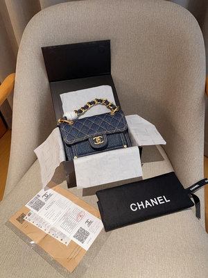 【二手】香奈兒Chanel 23s牛仔郵差包 尺寸19cm 禮盒包裝??