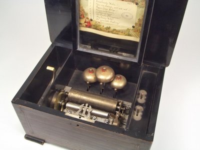 【家與收藏】特價極品珍藏歐洲百年古董法國1885年手搖式古董音樂盒(稀有鐘鈴款)