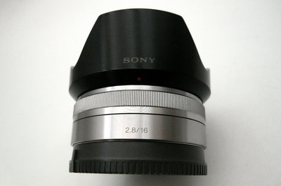 *廣角、定焦*   SONY E 16mm F2.8  - E 接環 - 附原廠遮光罩 + 薄框UV保護鏡