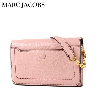 美國正品 MARC JACOBS 前釦置物夾層荔枝紋鍊帶釦式長夾/斜背包-玫瑰粉【現貨】