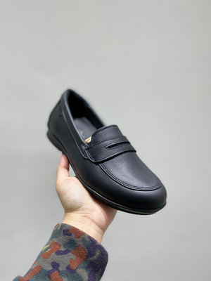 熱銷 Bussola 巴斯洛單鞋。牛皮鞋面，原盒包裝。顏色：黑色。碼數：